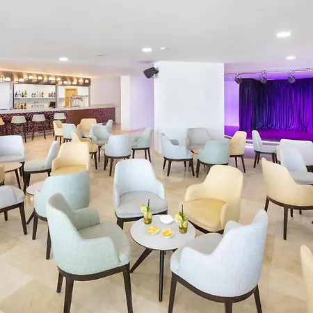 מלון Alexandre Troya 4*