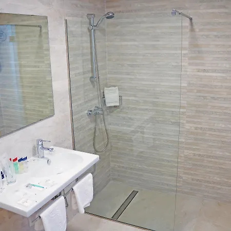 Alexandre Troya Hotel