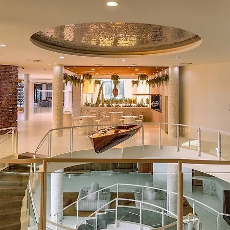 Alexandre Troya Hotel 4*